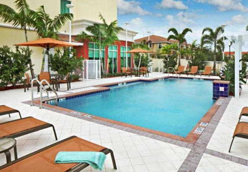 Courtyard By Marriott Miami Hotel
