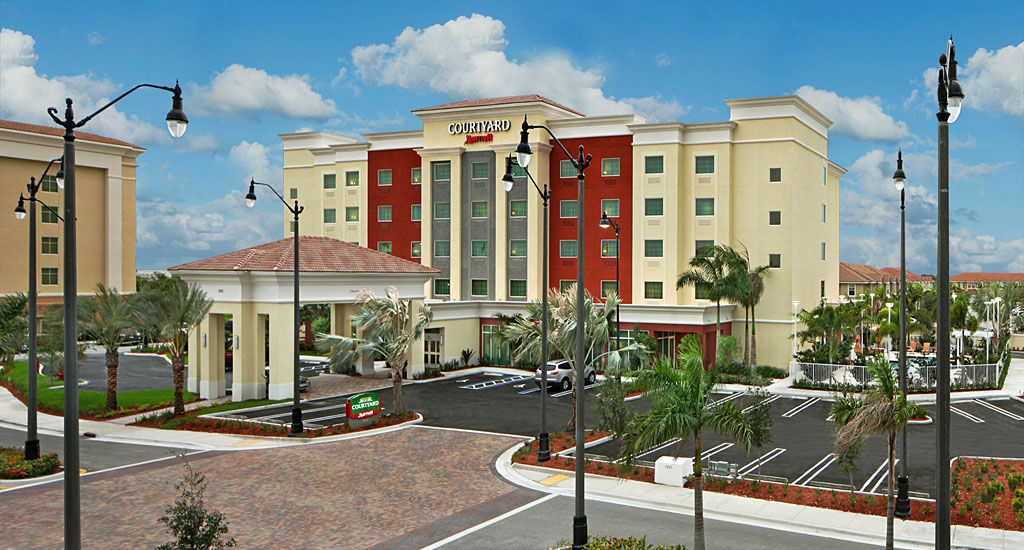 Courtyard By Marriott Miami Hotel