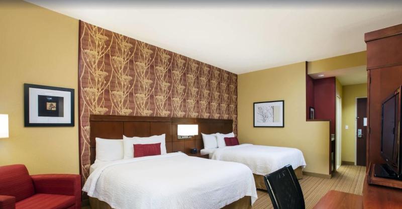 Courtyard By Marriott Miami